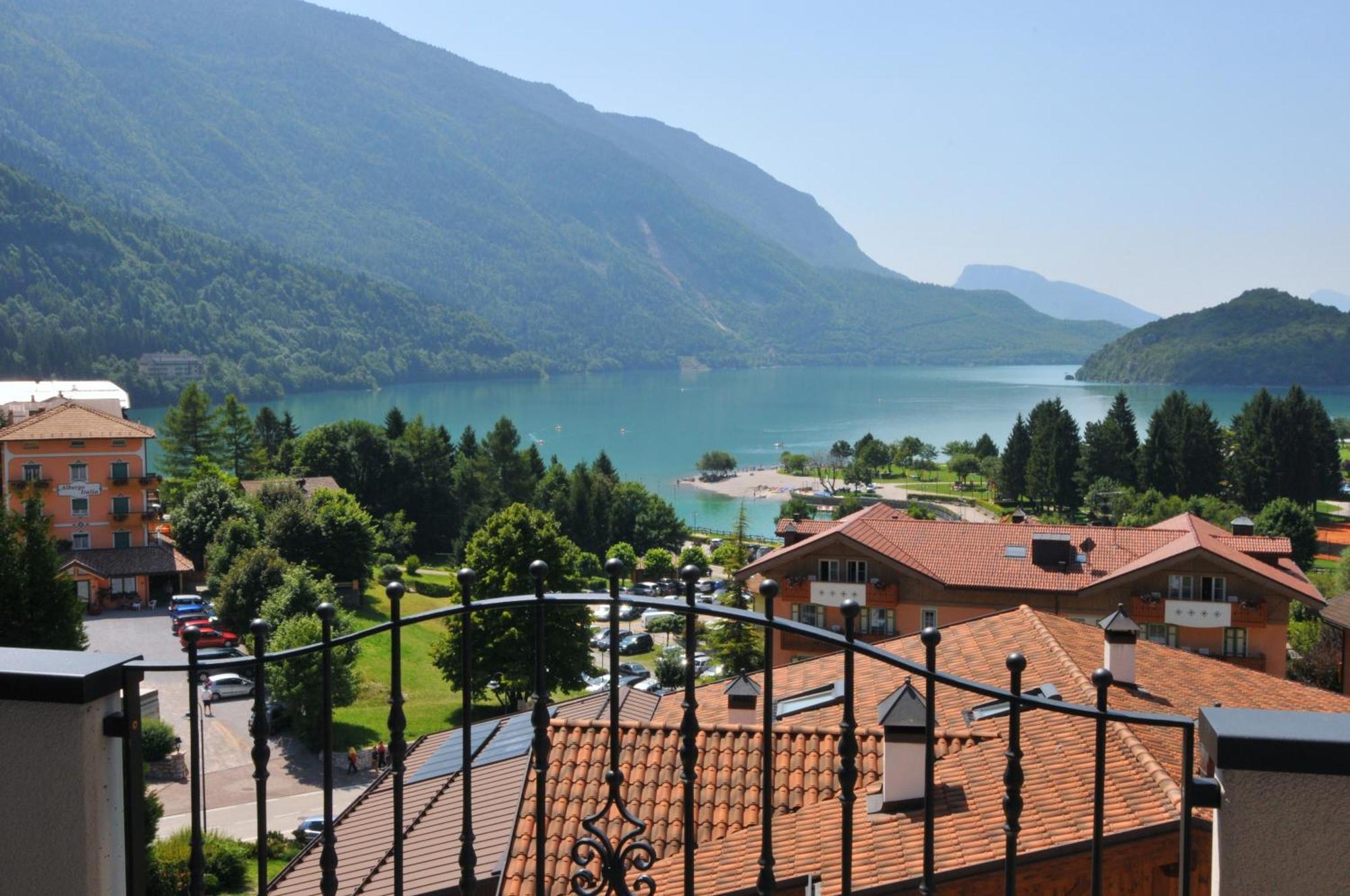 Alpenresort Belvedere Molveno Bagian luar foto