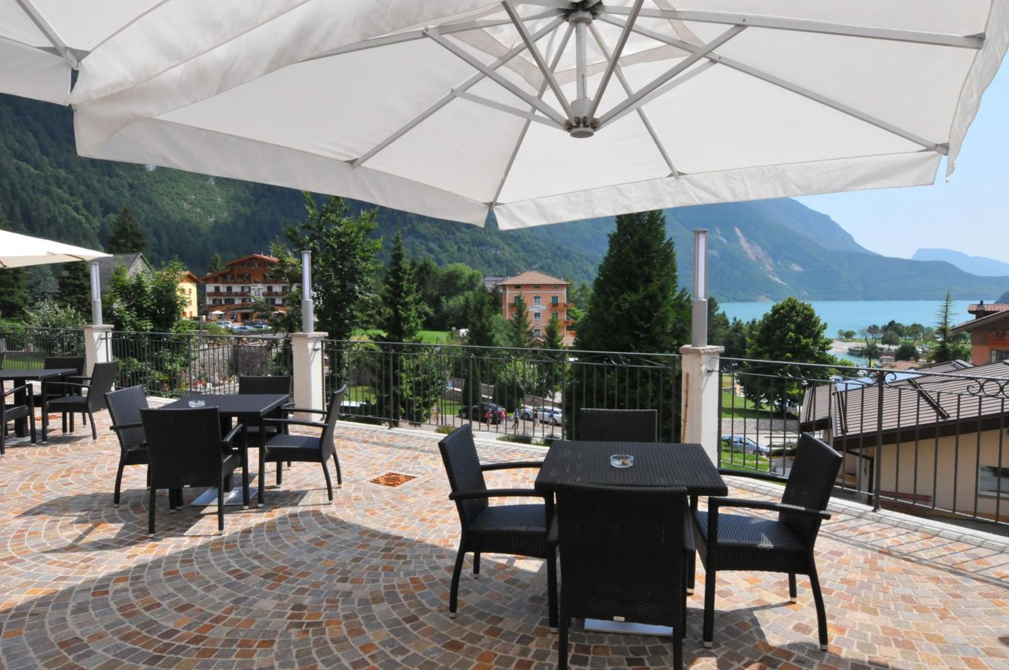 Alpenresort Belvedere Molveno Bagian luar foto